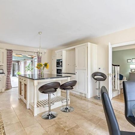 Large Coastal Cottage, Private Indoor Pool, Hut Tub, Sauna And Steam Pod Weymouth Exterior photo