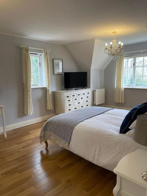 Large Coastal Cottage, Private Indoor Pool, Hut Tub, Sauna And Steam Pod Weymouth Exterior photo