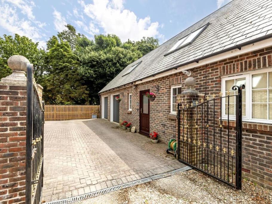 Large Coastal Cottage, Private Indoor Pool, Hut Tub, Sauna And Steam Pod Weymouth Exterior photo